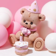 Фигурка из шоколадной глазури "Медвежонок с тортом розовый" 