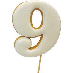 Пряник-цифра "9" с белой глазурью 